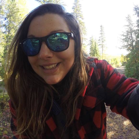 Meet your Posher, Carli - Picture 1 of 1